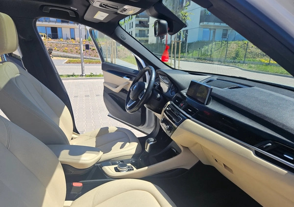 BMW X1 cena 78900 przebieg: 128000, rok produkcji 2017 z Marki małe 352